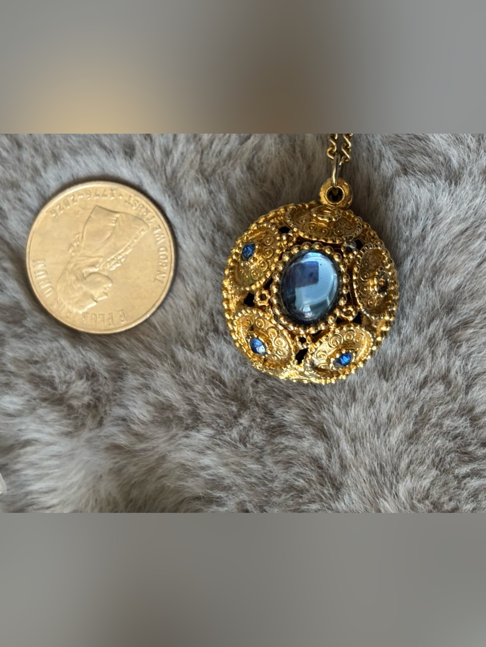 BROKEN* Vintage ornate gold pendant with blue gem accents and pearl chain